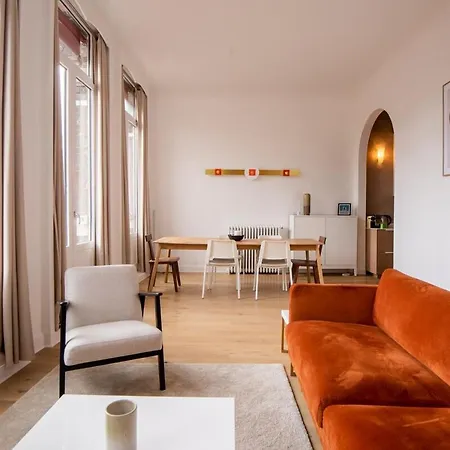 Grand 6 Voyageurs * ליל