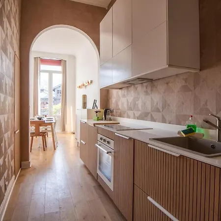 Grand 6 Voyageurs ליל